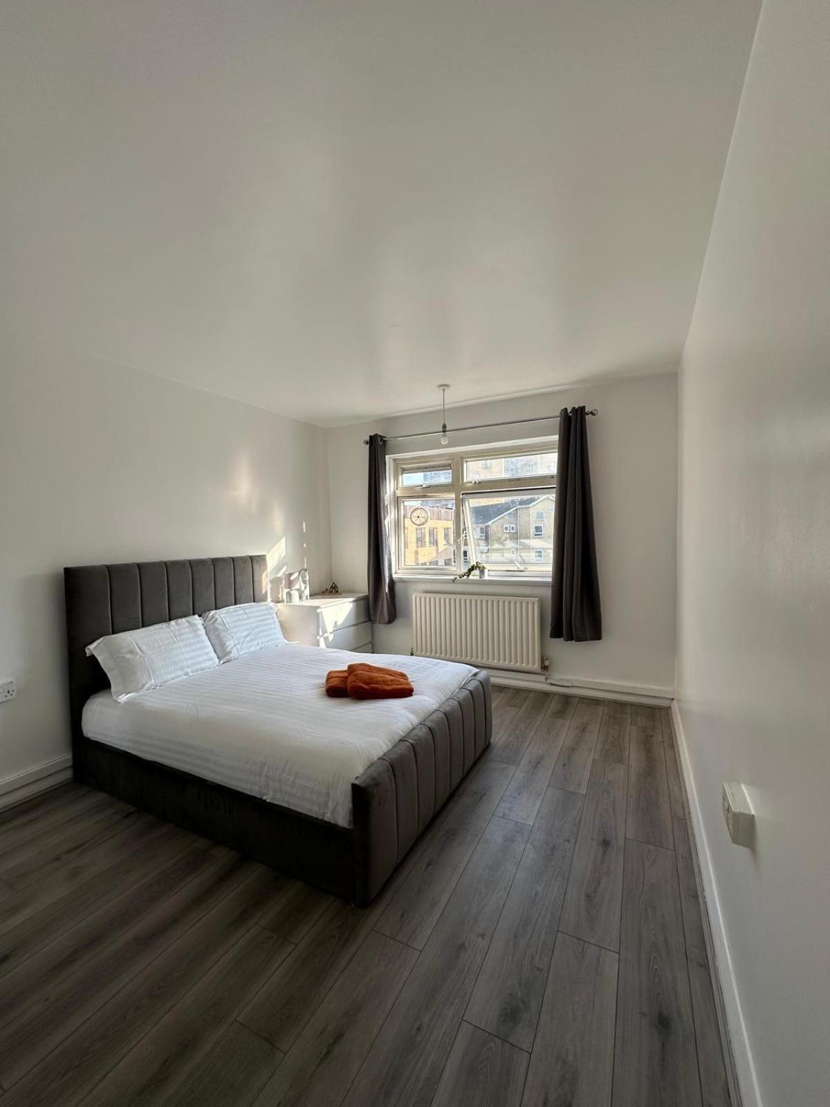 Modern Room In A 4 Bedroom Flat In London, Shared Bathroom! المظهر الخارجي الصورة