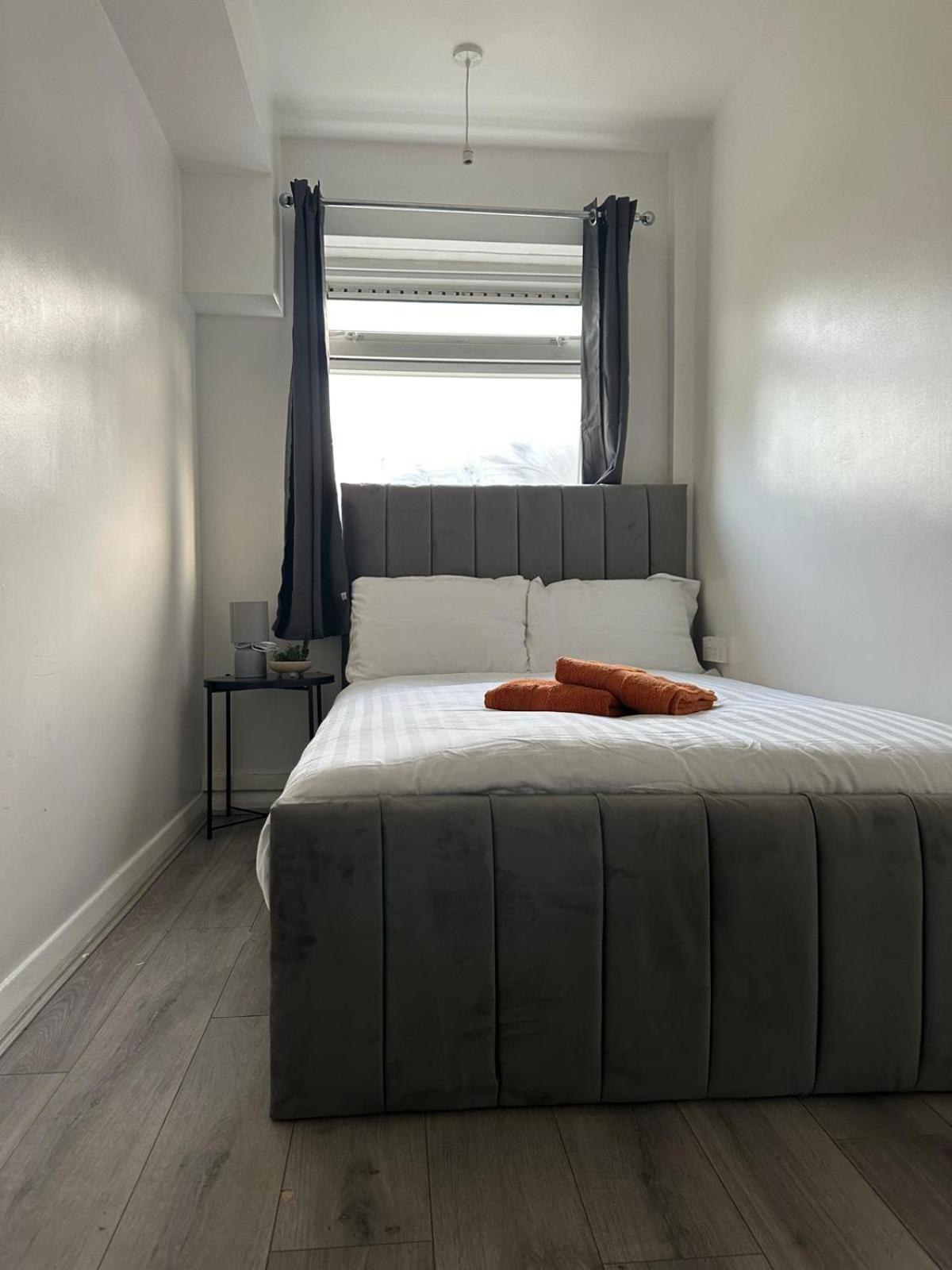 Modern Room In A 4 Bedroom Flat In London, Shared Bathroom! المظهر الخارجي الصورة