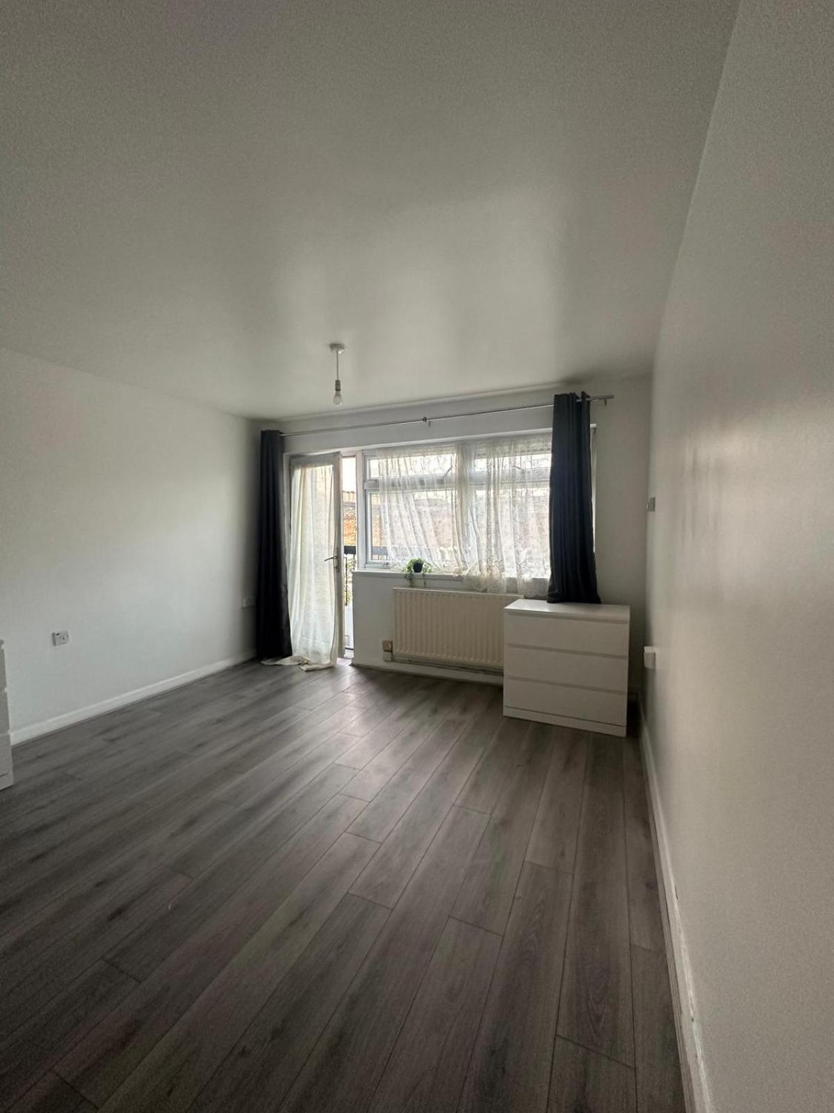 Modern Room In A 4 Bedroom Flat In London, Shared Bathroom! المظهر الخارجي الصورة