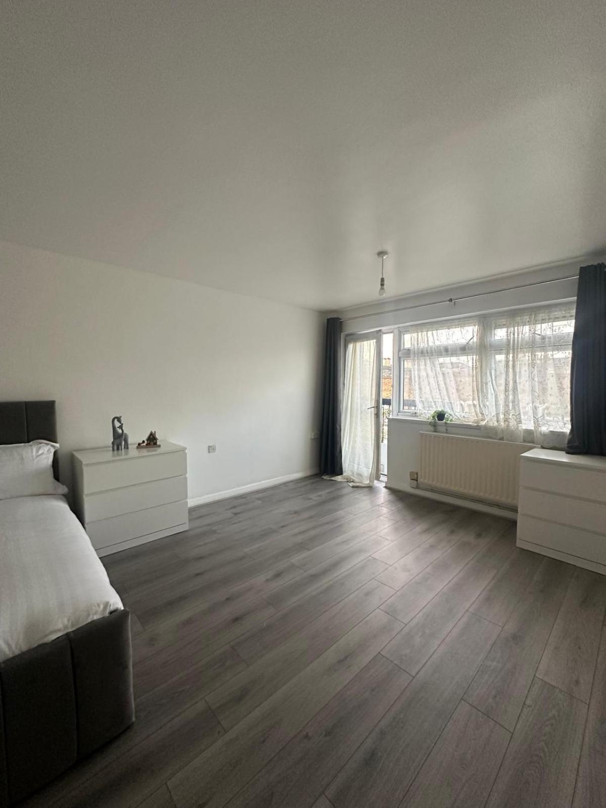 Modern Room In A 4 Bedroom Flat In London, Shared Bathroom! المظهر الخارجي الصورة